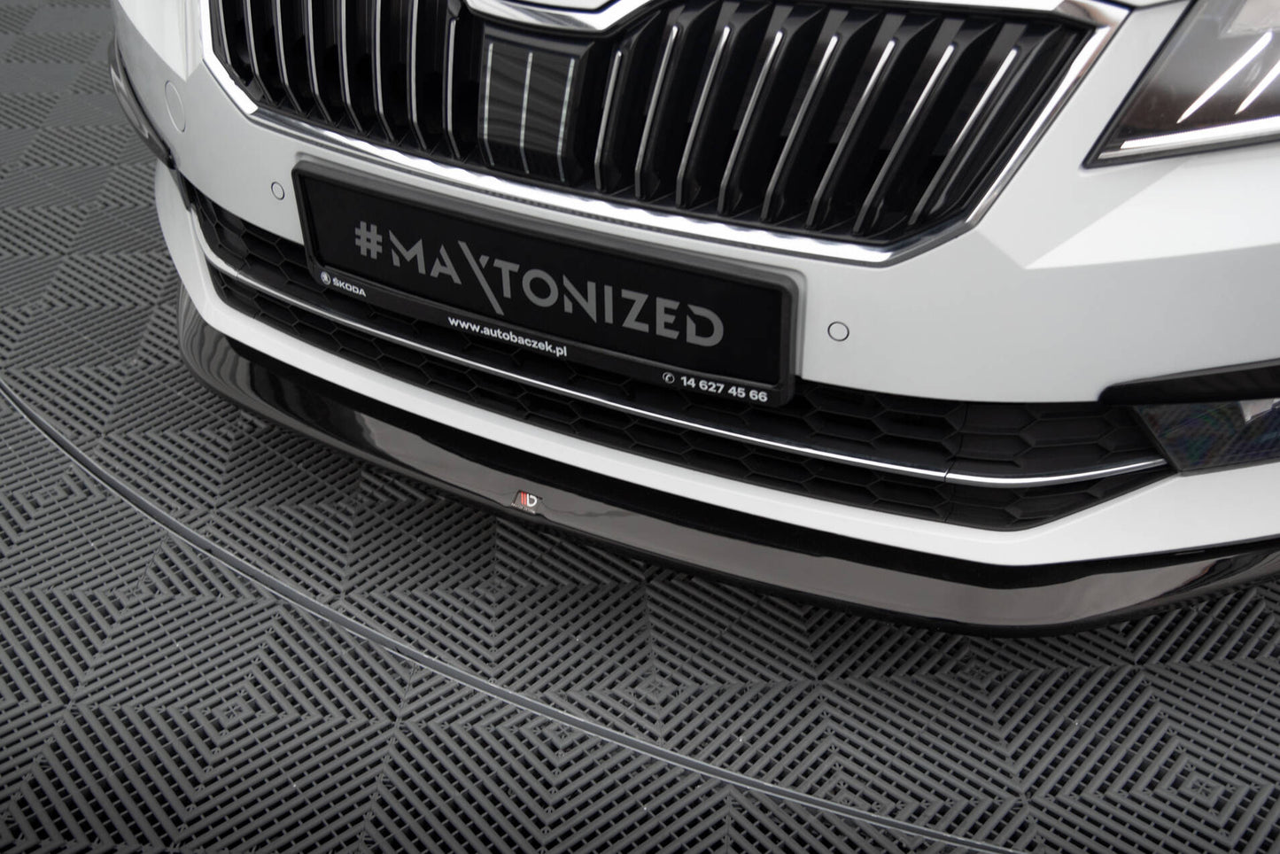 Prednji difuzor V.1 Škoda Superb Mk3