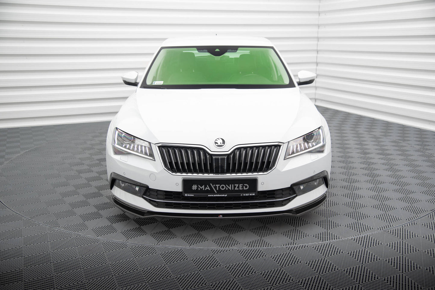 Prednji difuzor V.2 Škoda Superb Mk3