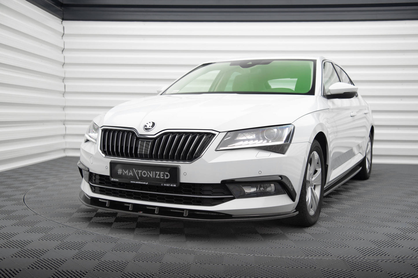 Prednji difuzor V.3 Škoda Superb Mk3