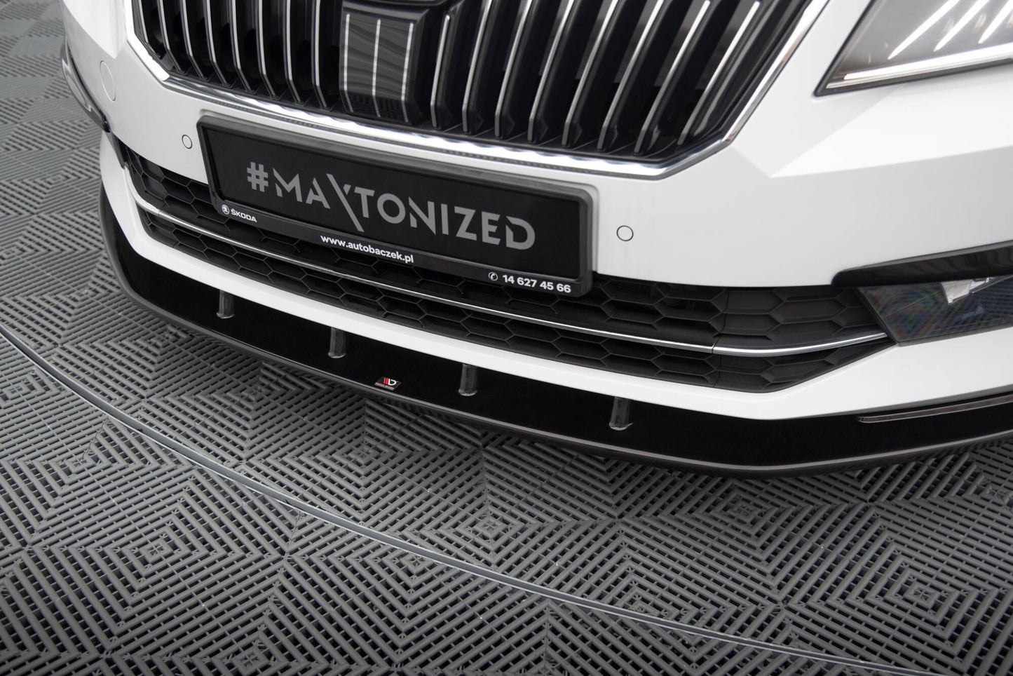 Prednji difuzor V.3 Škoda Superb Mk3
