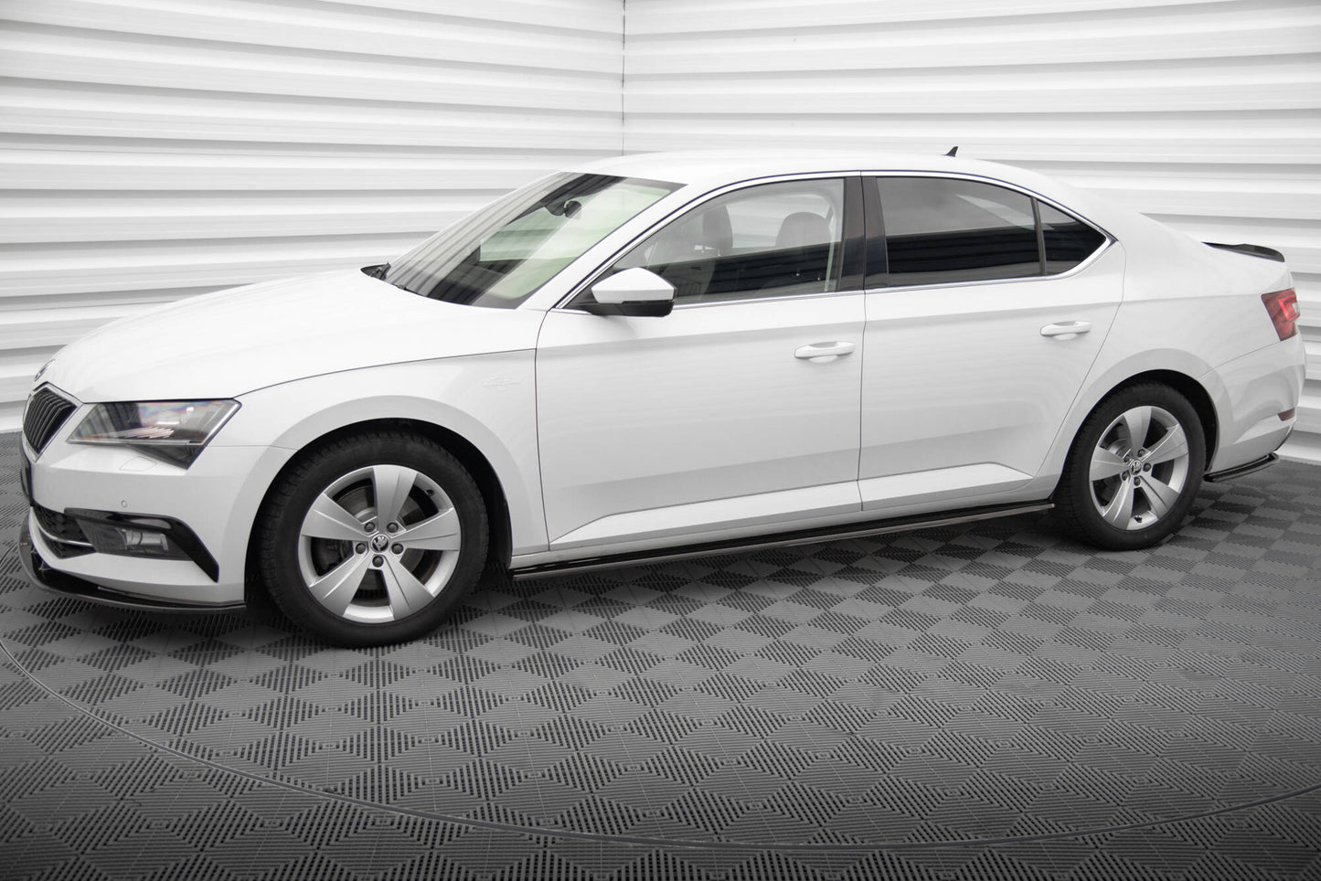 Difuzor bočne lajsne Škoda Superb Mk3