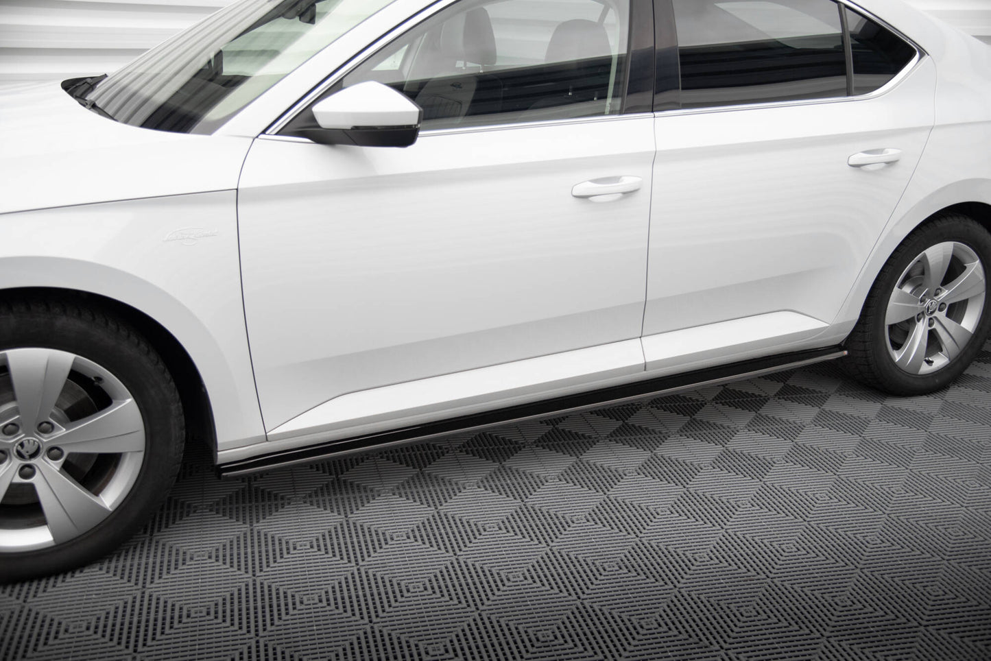 Difuzor bočne lajsne Škoda Superb Mk3