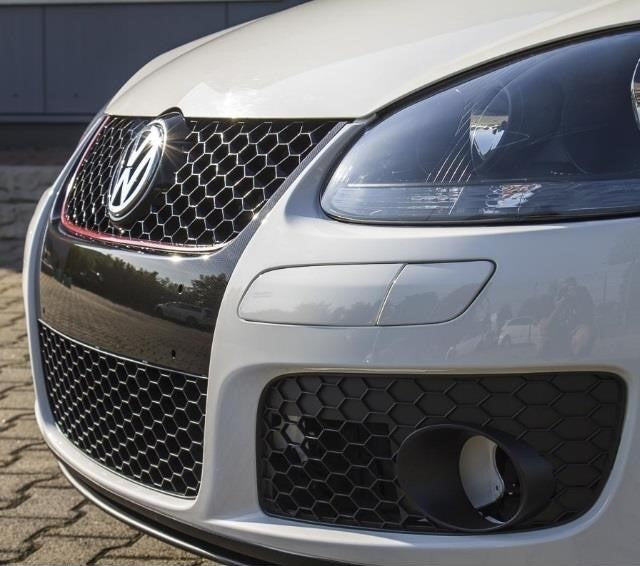 Front bumper + honeycomb grille for GTI + ABE + screws fits VW Golf 5