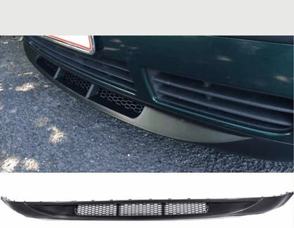Prednji rub spojlera na braniku odgovara izgledu VW Golf 4 GTI Edition 25