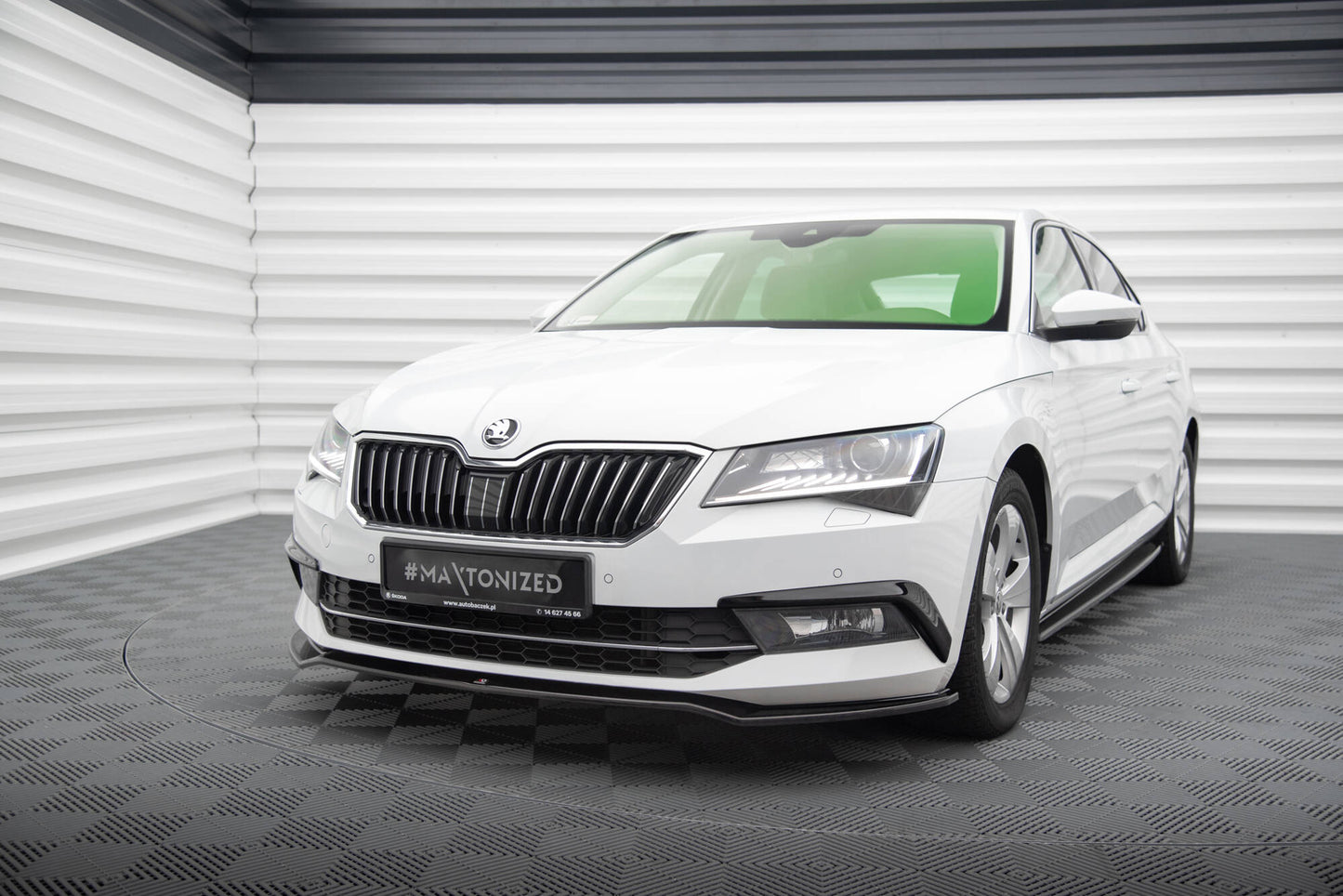 Prednji difuzor V.2 Škoda Superb Mk3