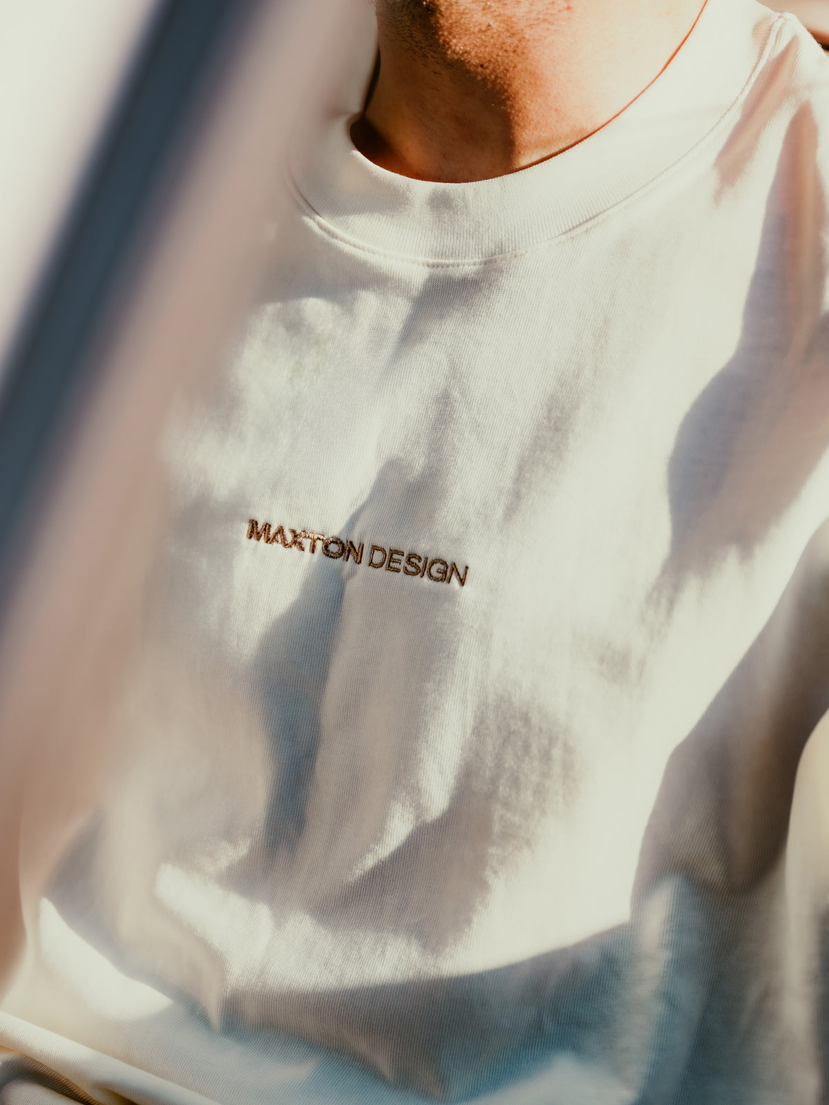 Beige T-Shirt Maxton Design