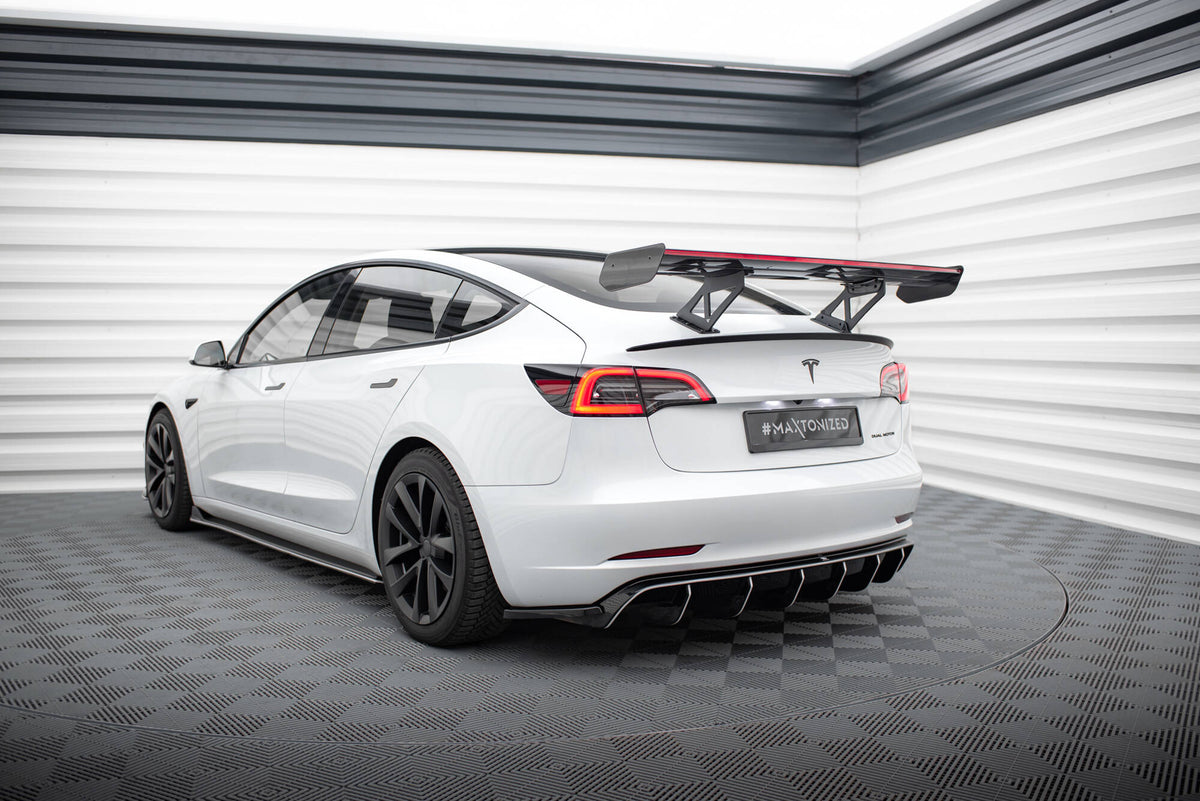 Carbon Spoiler + LED suitable for Tesla Model 3