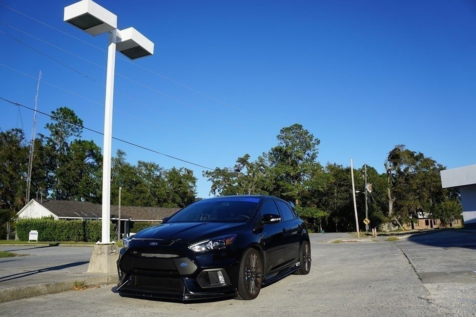 Hybrid Front Splitter suitable for Ford Focus RS Mk3