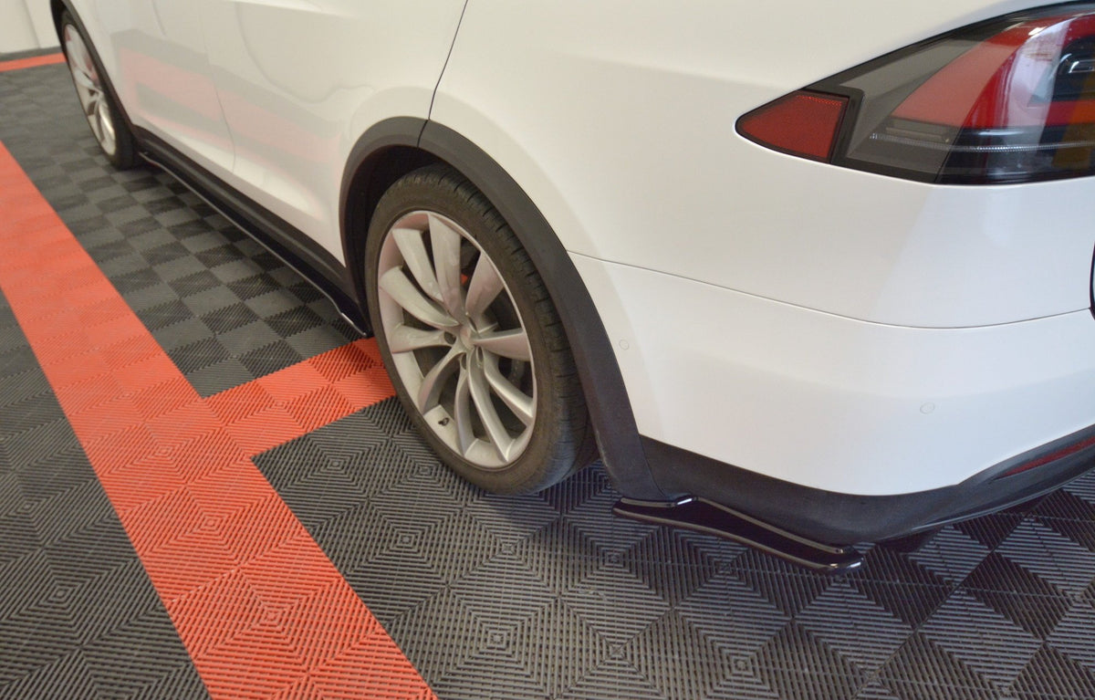 REAR SIDE SPLITTERS V.1 suitable for Tesla MODEL X
