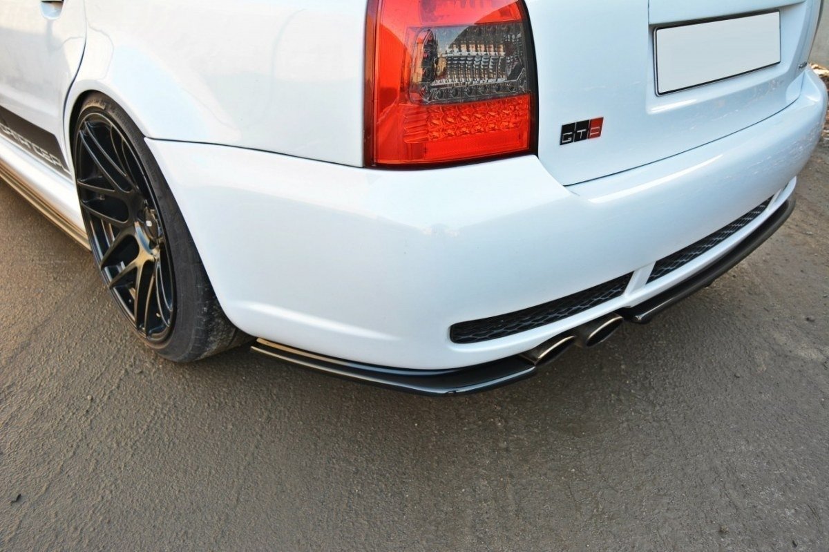 REAR SPLITTER suitable for Audi RS4 B5 (with a vertical bar)