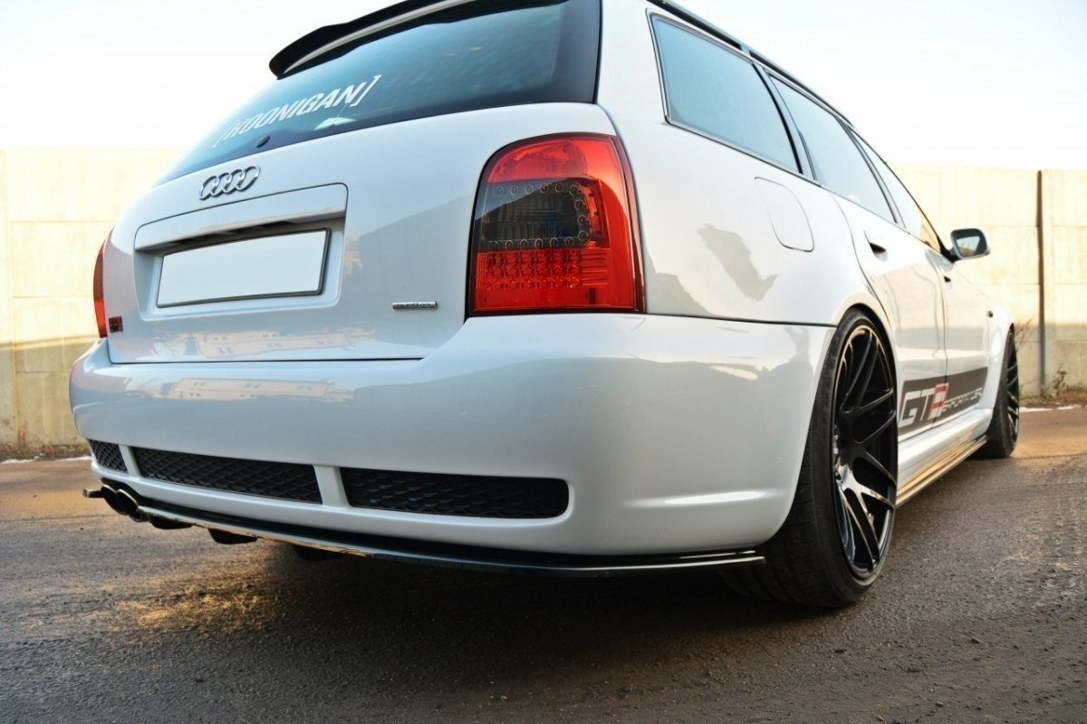 REAR SPLITTER suitable for Audi RS4 B5 (with a vertical bar)