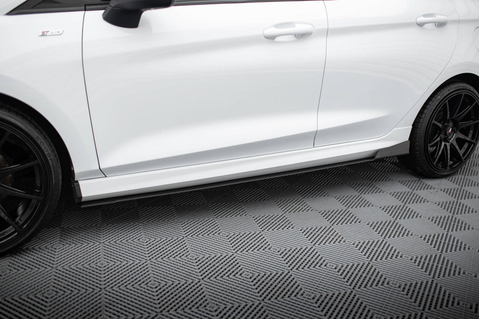 Racing Side Skirts Diffusers V.1 suitable for Ford Fiesta Mk8 ST / ST-Line