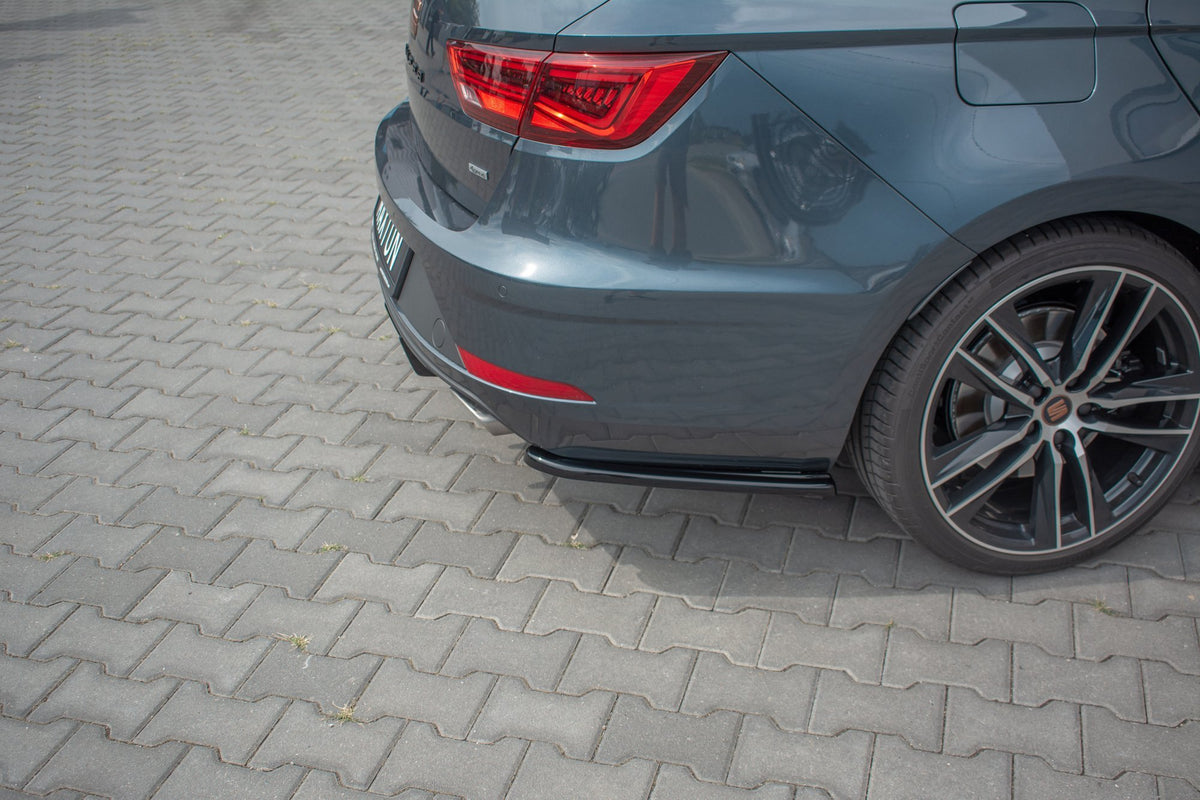Rear Side Splitters V.1 suitable for Seat Leon Cupra Mk3 FL Sportstourer