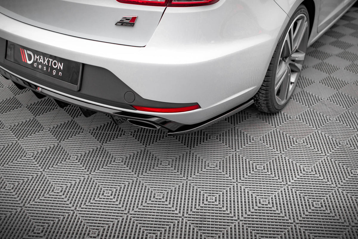 Rear Side Splitters V.2 suitable for Seat Leon Cupra Sportstourer Mk3