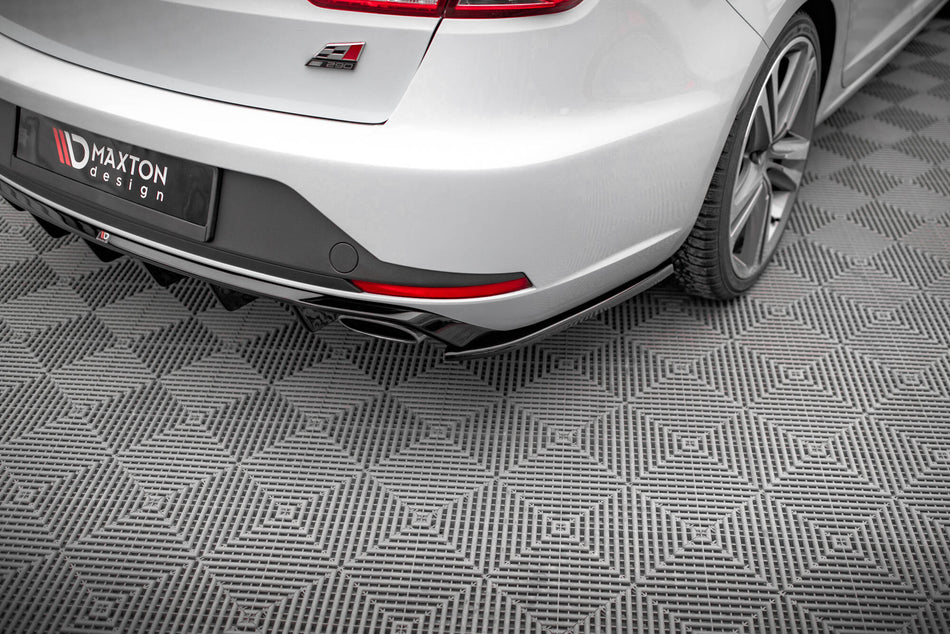 Rear Side Splitters V.2 suitable for Seat Leon Cupra Sportstourer Mk3
