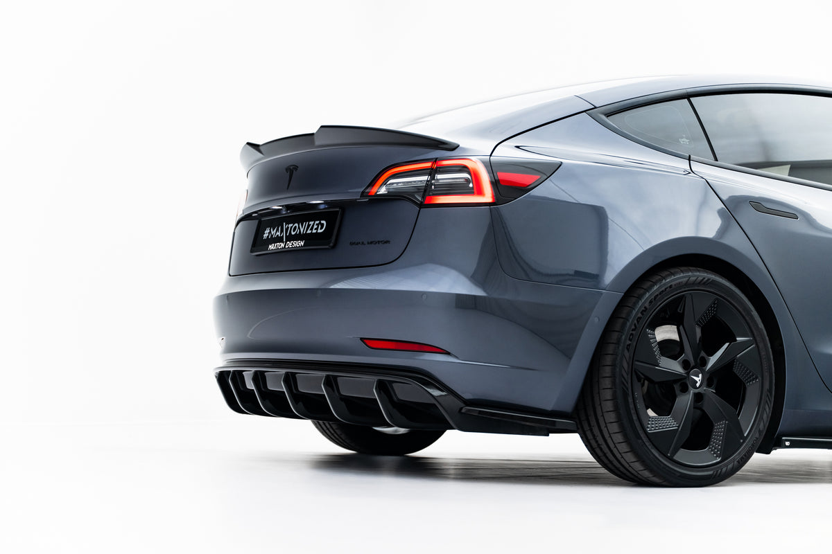 Rear Side Splitters V.2 suitable for Tesla Model 3