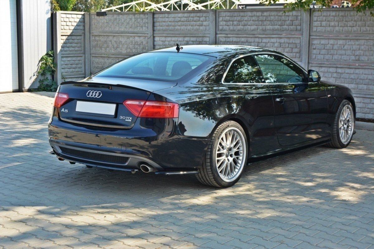 Rear Splitter suitable for Audi A5 Coupe / Sportback S-Line 8T (with a vertical bar)