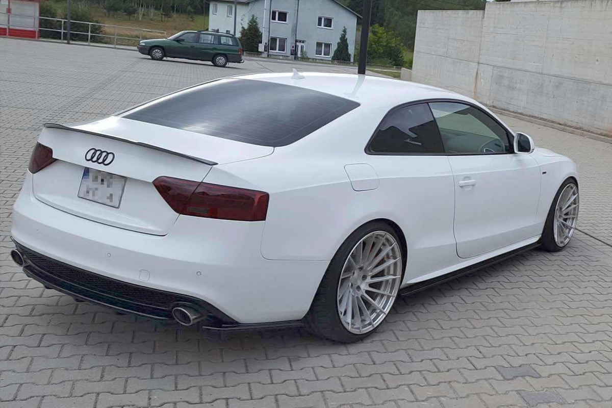 Rear Splitter suitable for Audi A5 S-Line 8T Facelift (with a vertical bar)