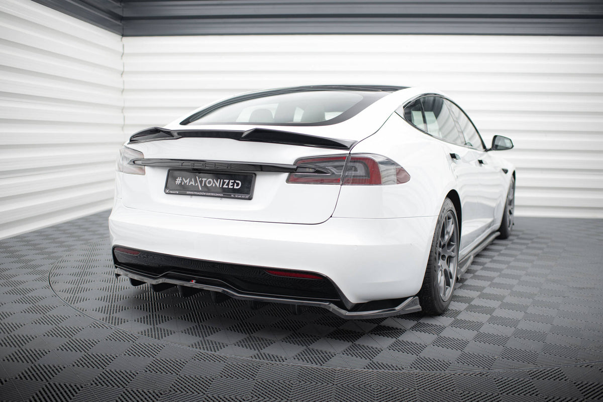 Rear Splitter (with vertical bars) V.1 suitable for Tesla Model S Plaid Mk1 Facelift