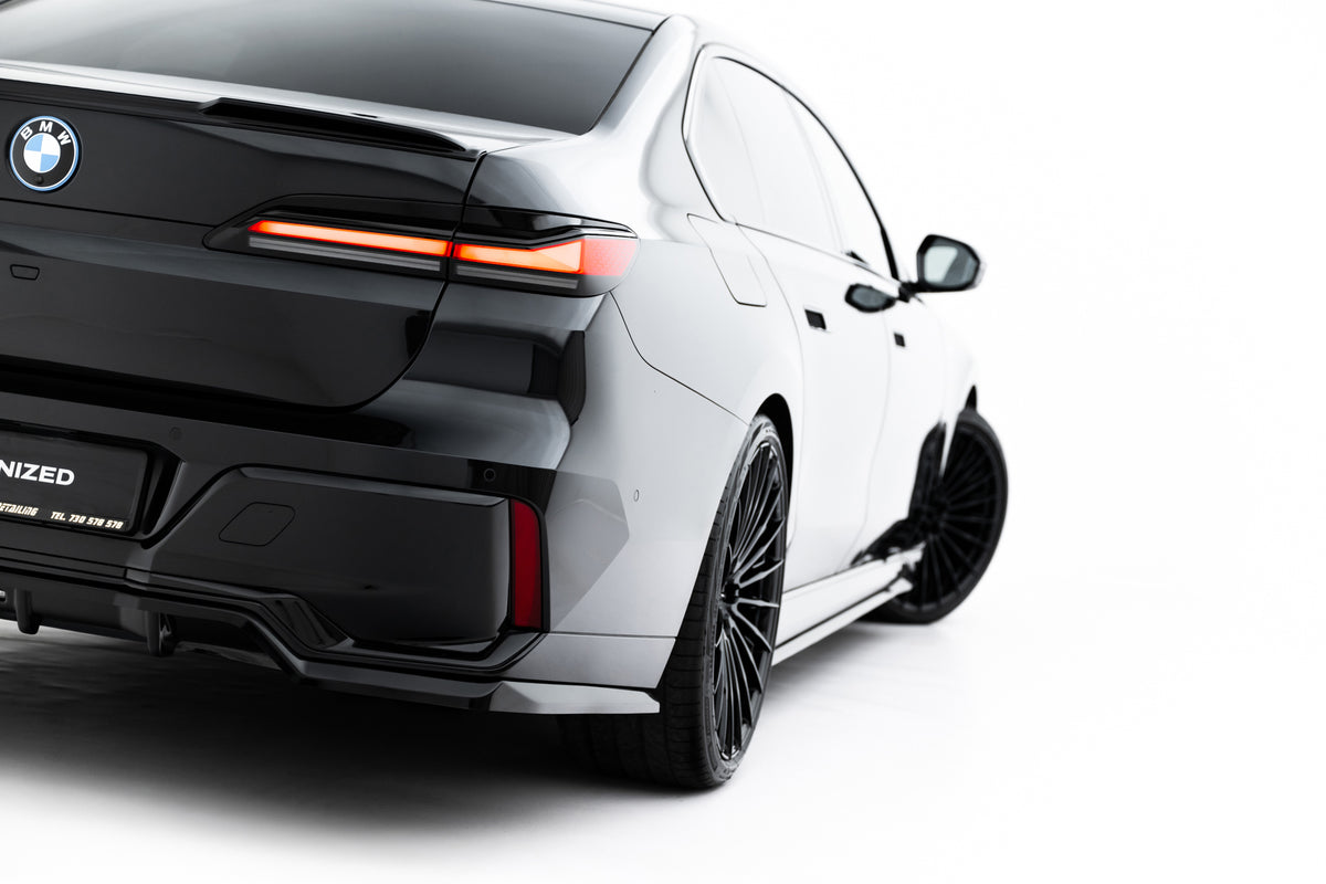 Rear Splitter (with vertical bars) V.2 suitable for BMW 7 M-Pack G70