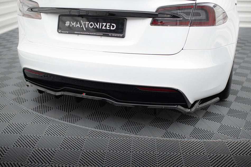 Rear Splitter (with vertical bars) V.2 suitable for Tesla Model S Plaid Mk1 Facelift