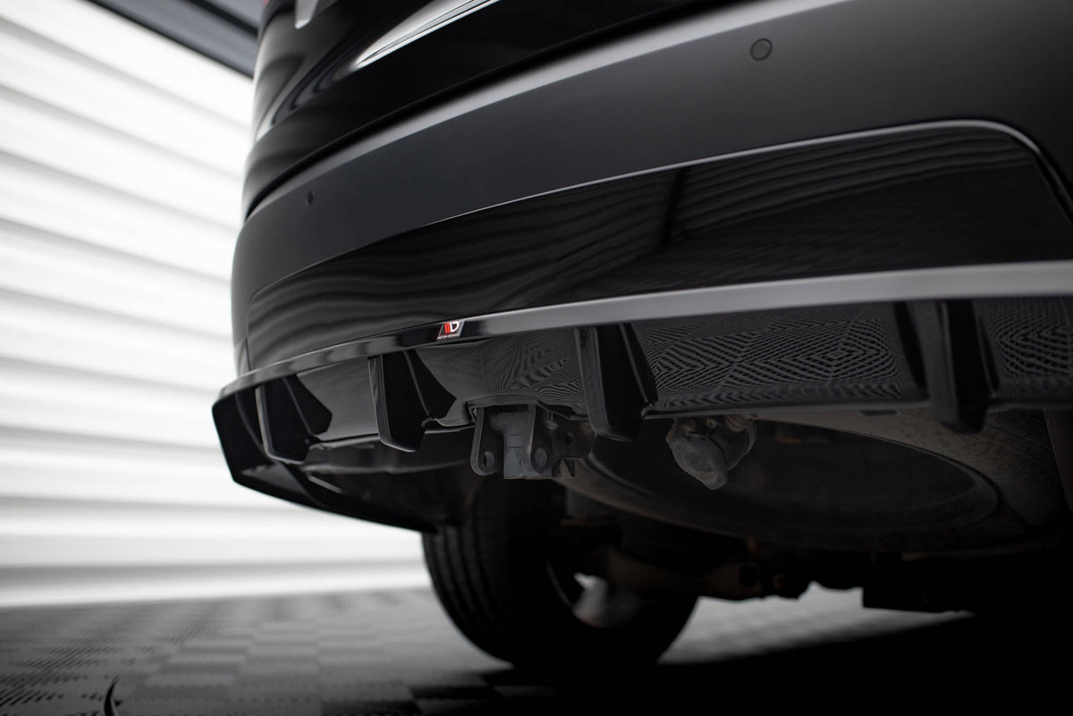 Rear Splitter (with vertical bars) suitable for Land Rover Discovery HSE Mk5