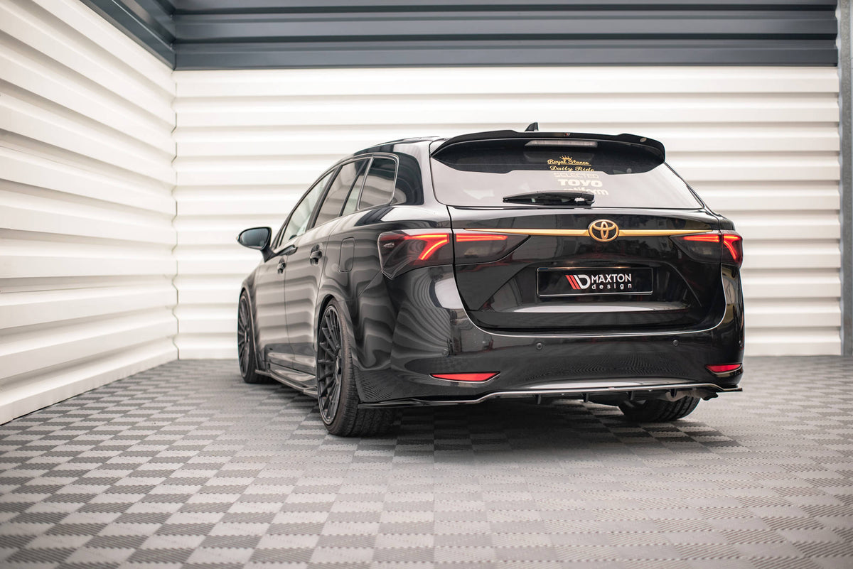 Rear Splitter (with vertical bars) suitable for Toyota Avensis Wagon Mk3 Facelift