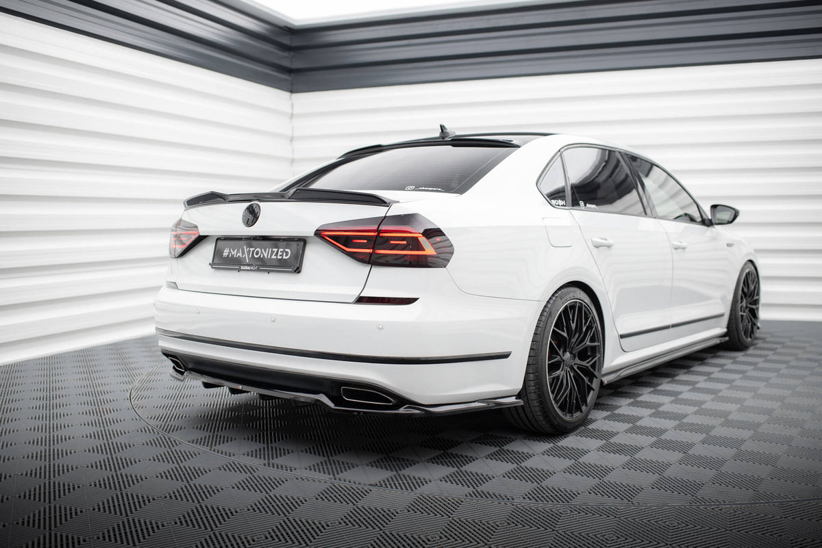 Rear Splitter (with vertical bars) suitable for Volkswagen Passat GT B8 Facelift USA