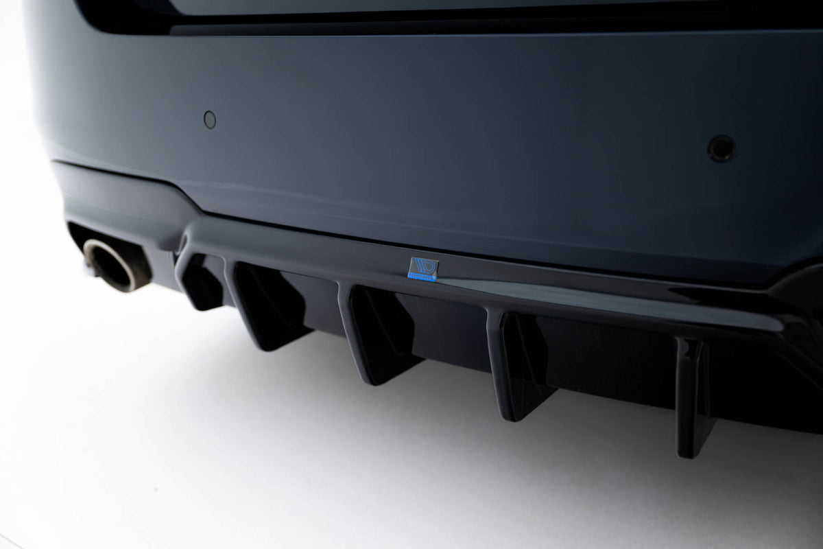 Rear Valance V.2 suitable for BMW 5 M-Pack F10 / F11 (Version with two single exhausts)