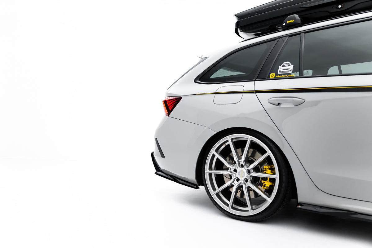 Set of Splitters V.1 suitable for Skoda Octavia RS Combi Mk4