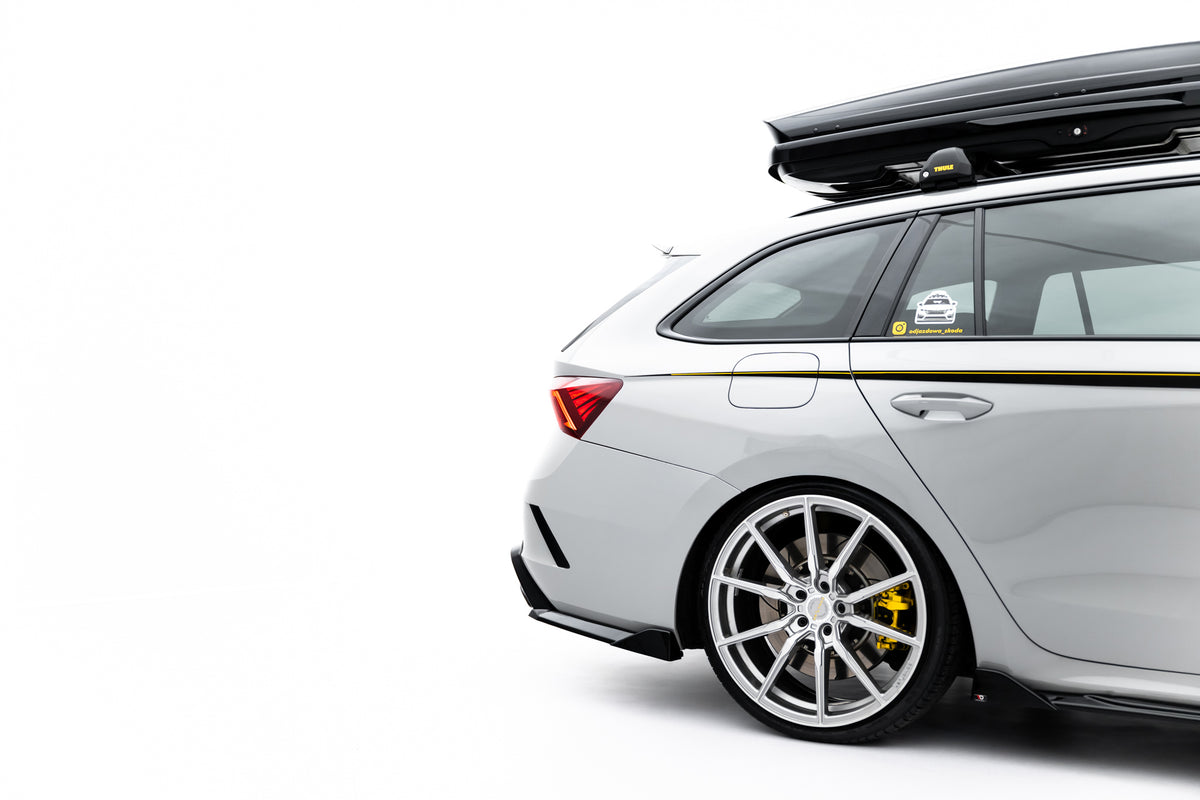 Set of Splitters V.2 suitable for Skoda Octavia RS Combi Mk4