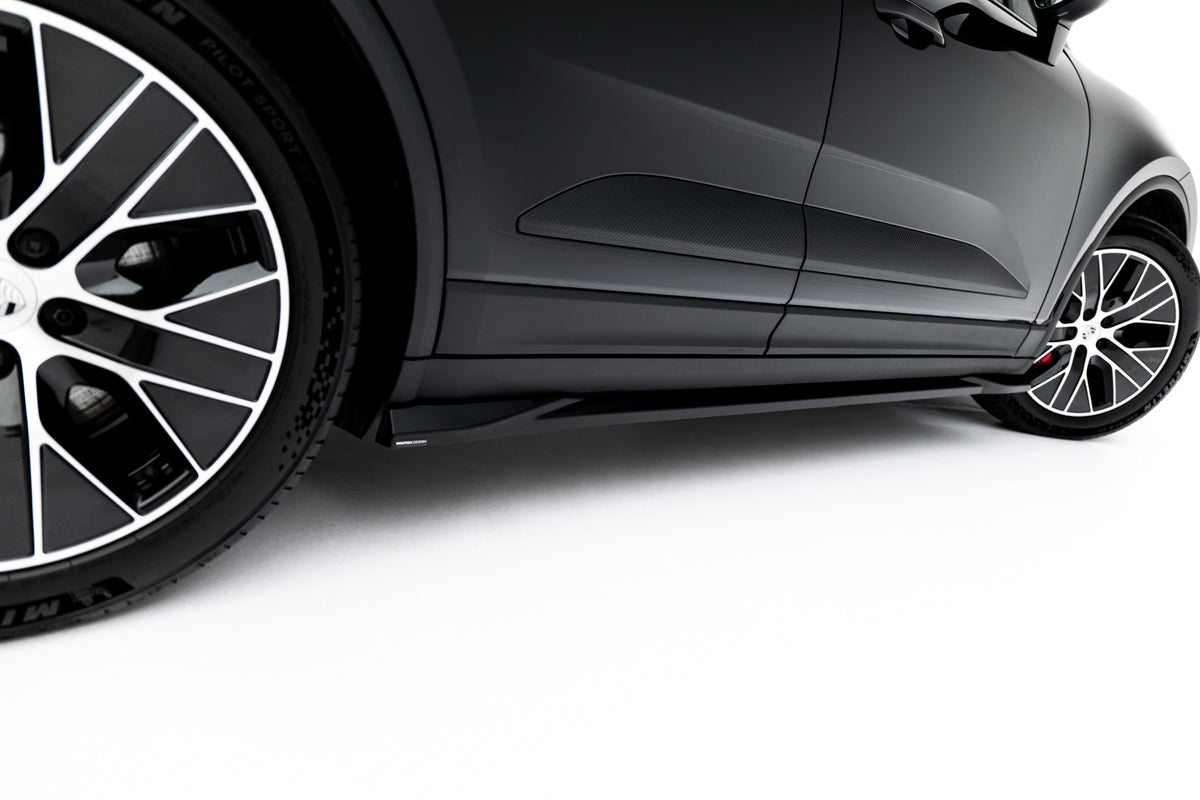 Set of Splitters suitable for Porsche Macan EV Mk1