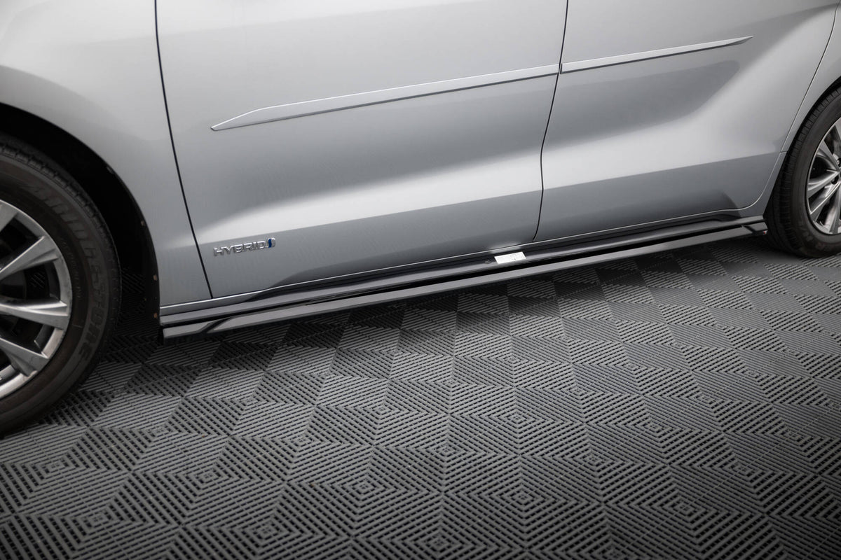 Set of Splitters suitable for Toyota Sienna Mk4