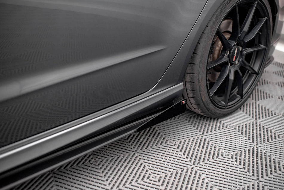 Side Flaps suitable for Audi S3 / A3 S-Line Sportback 8V Facelift