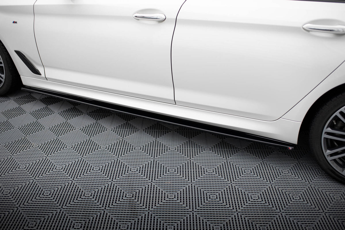 Side Skirts Diffusers V.1 suitable for BMW 5 M-Pack / M550d / M550i G30/ G31