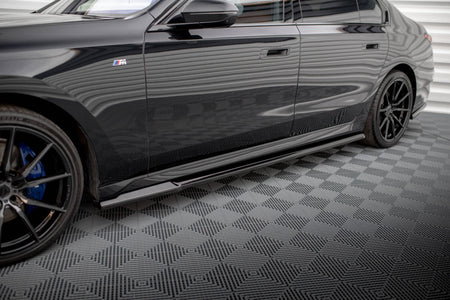 Side Skirts Diffusers V.1 suitable for BMW 740d xDrive M-pack / 740i xDrive M-Pack G70