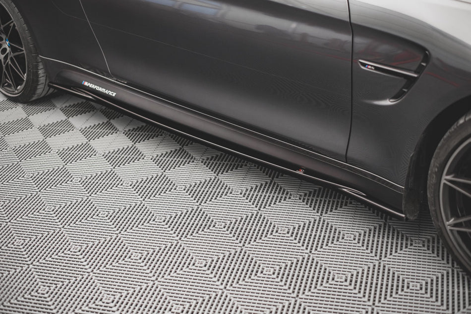 Side Skirts Diffusers V.2 suitable for BMW M4 F82