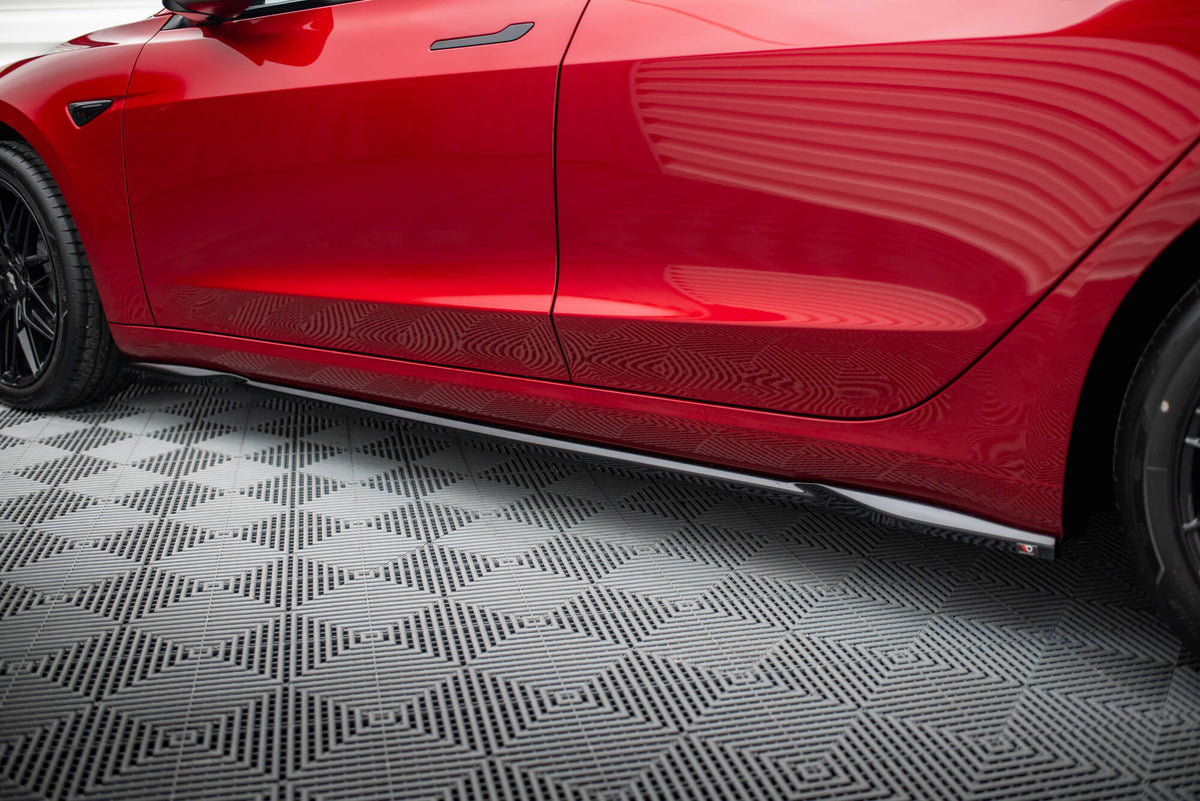 Side Skirts Diffusers V.2 suitable for Tesla Model 3 Mk1 / Mk1 Facelift