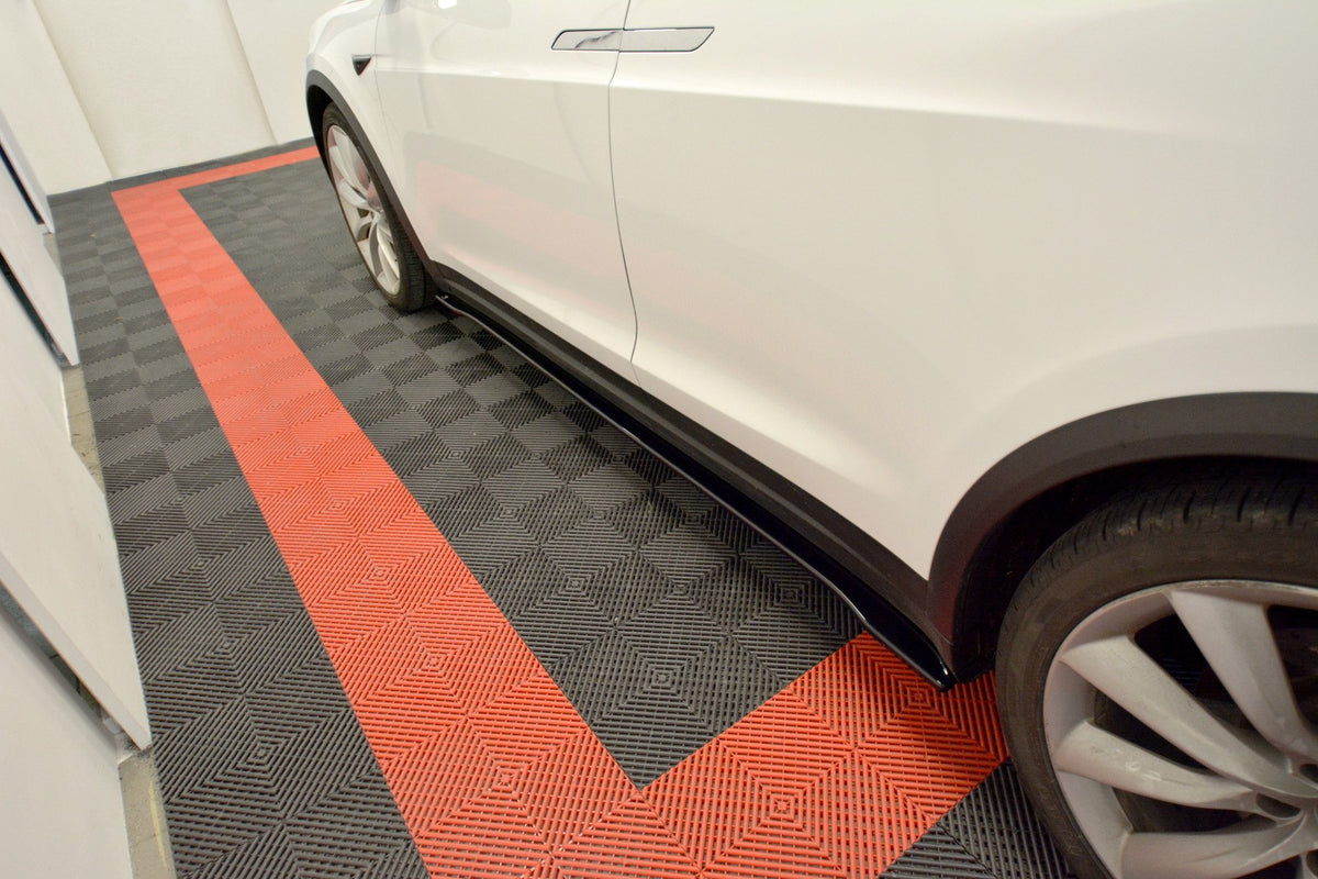 Side Skirts Diffusers V.2 suitable for Tesla Model X Mk1