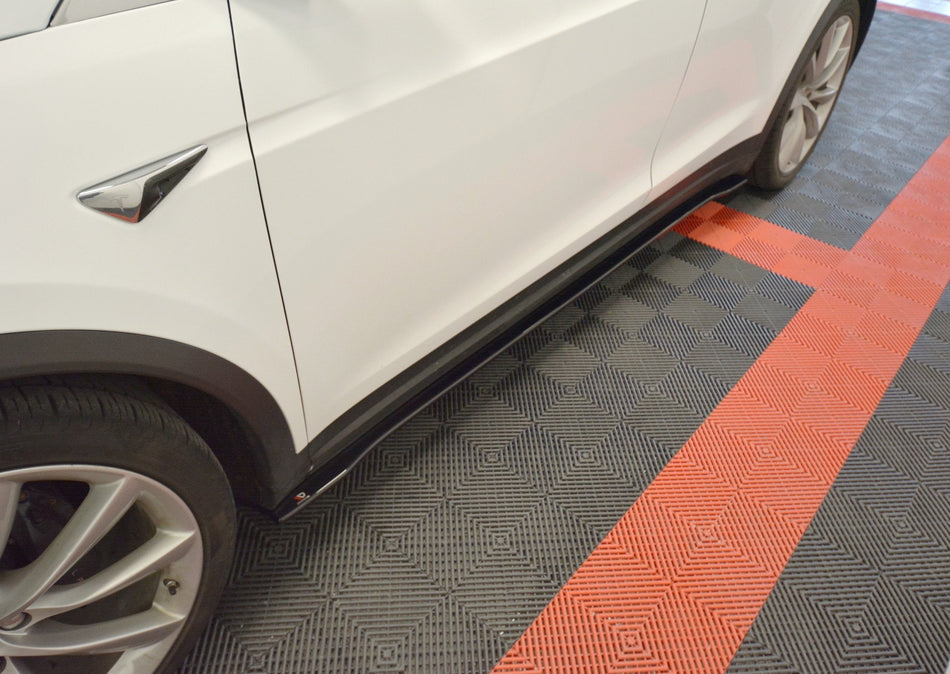Side Skirts Diffusers V.2 suitable for Tesla Model X Mk1