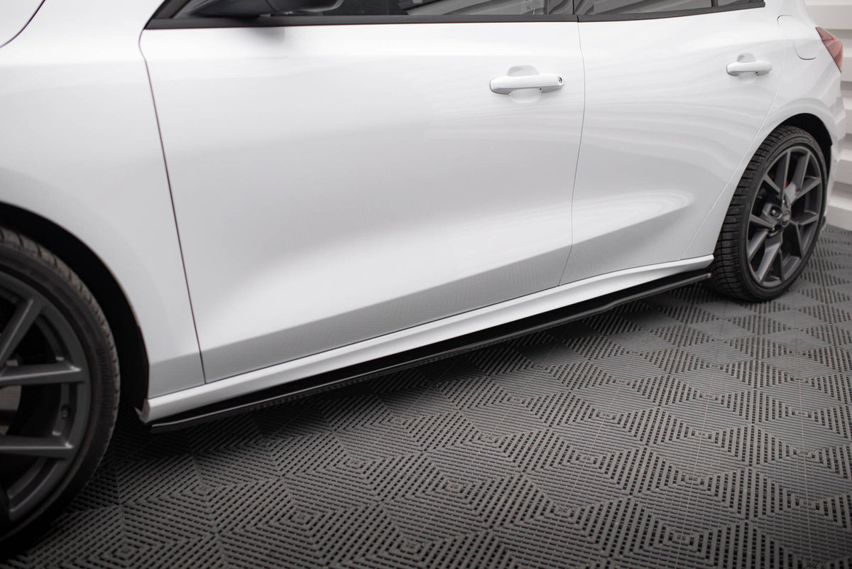 Side Skirts Diffusers V.3 suitable for Ford Focus ST / ST-Line Mk4 Facelift