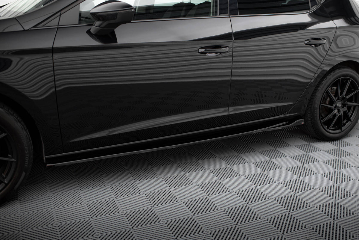 Side Skirts Diffusers V.4 suitable for Seat Leon Cupra / FR Mk3 FL