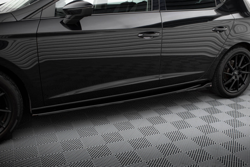 Side Skirts Diffusers V.4 suitable for Seat Leon Cupra / FR Mk3 FL