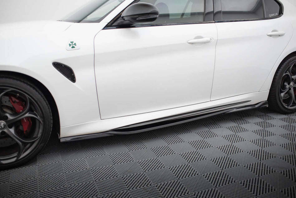 Side Skirts Diffusers suitable for Alfa Romeo Giulia Quadrifoglio