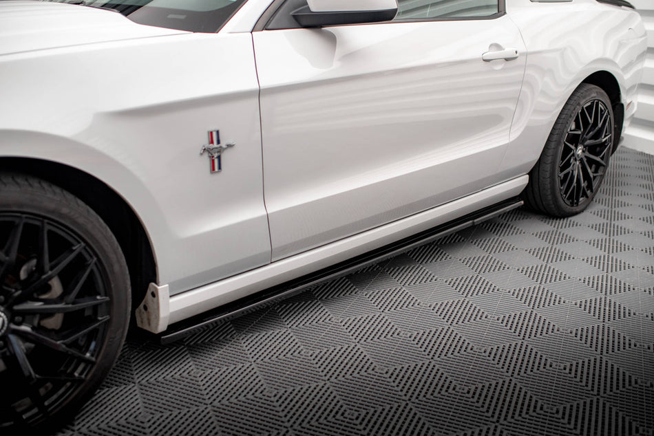 Side Skirts Diffusers suitable for Ford Mustang Mk5 Facelift