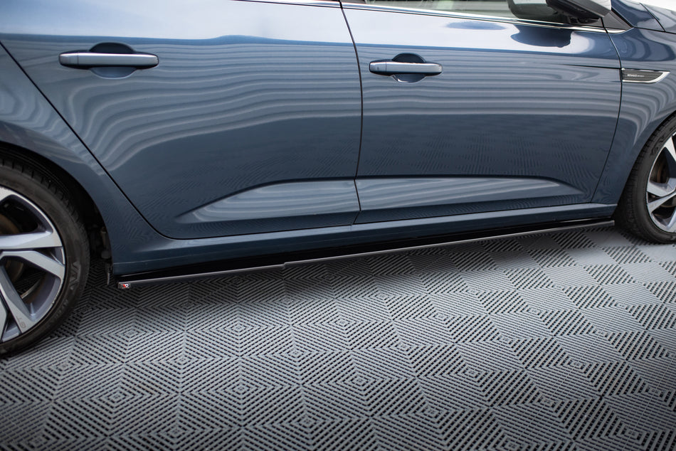 Side Skirts Diffusers suitable for Renault Megane Hatchback Mk4