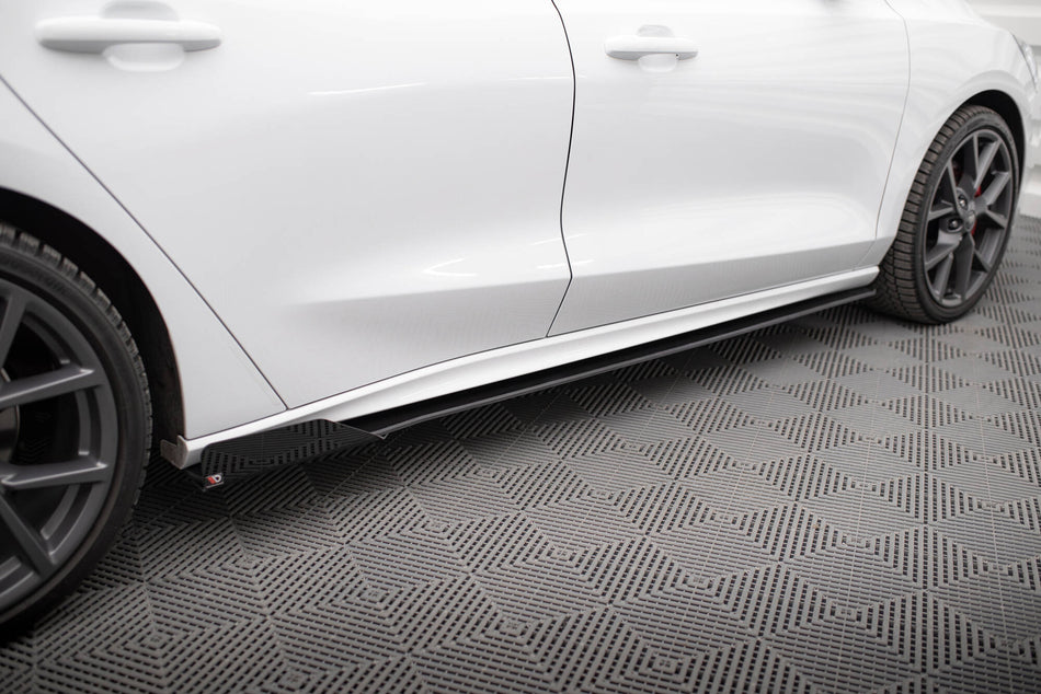 Street Pro Side Skirts Diffusers + Flaps suitable for Ford Focus ST / ST-Line Mk4