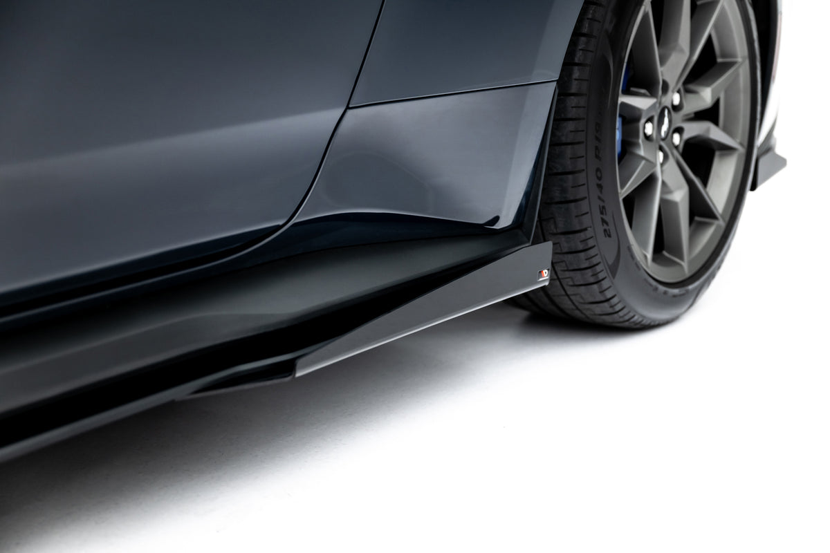Street Pro Side Skirts Diffusers + Flaps suitable for Ford Mustang Dark Horse Mk7