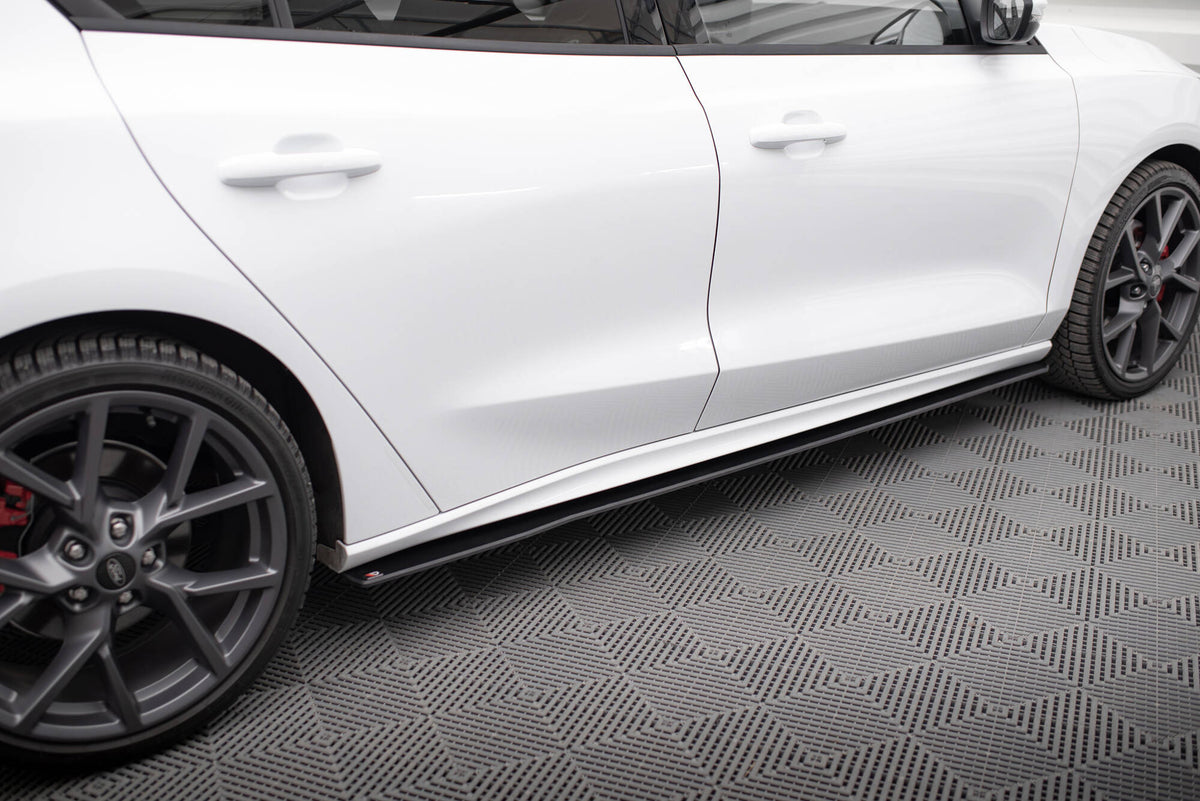 Street Pro Side Skirts Diffusers suitable for Ford Focus ST / ST-Line Mk4