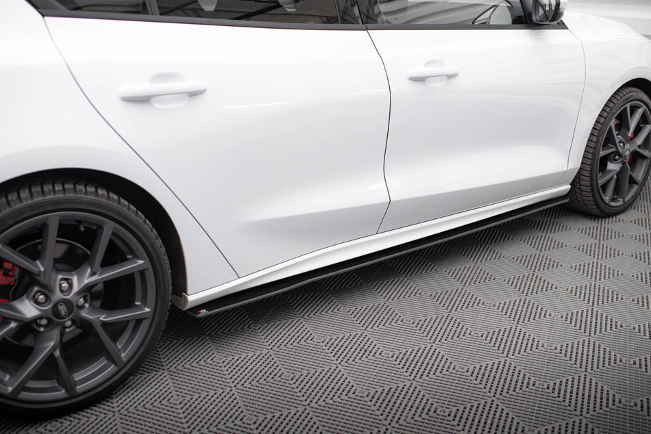 Street Pro Side Skirts Diffusers suitable for Ford Focus ST / ST-Line Mk4